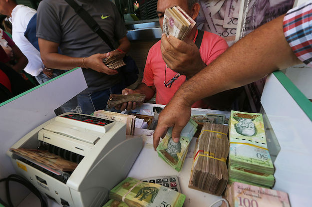 crisis in venezuela sends migrants across border to colombia